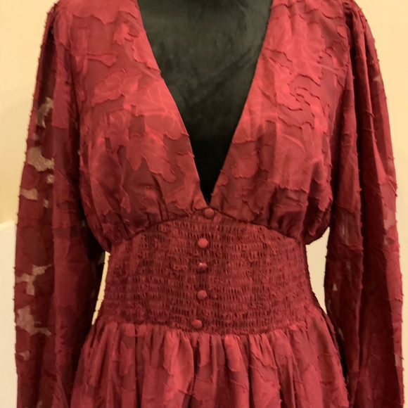Women's Lulus Burgundy Dress size XL - Picture 2 of 6